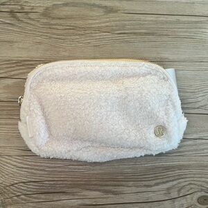 Lululemon Everywhere Belt Bag 1L Fleece White Opal w Gold Hardware Sold Out NWT!